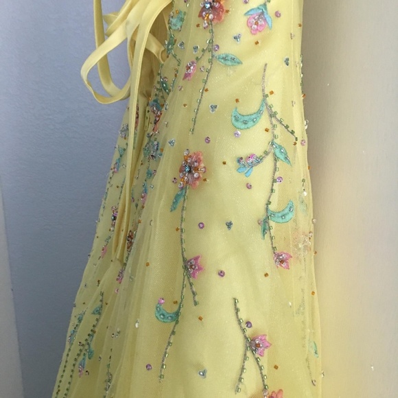 Gown - Picture 3 of 5